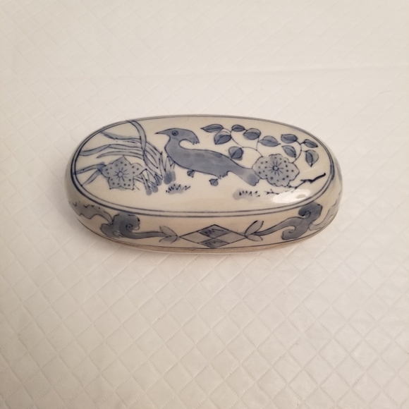 Vintage Blue and White Ceramic Trinket Box - Picture 1 of 5